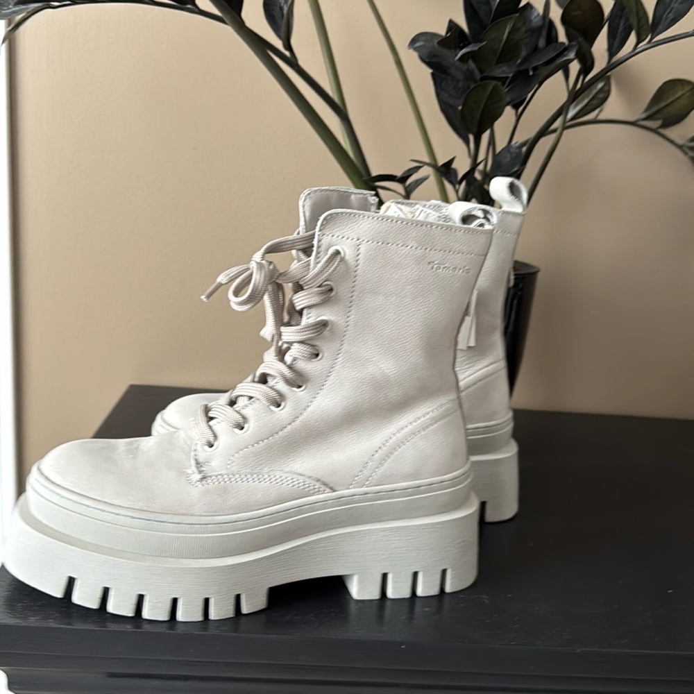 Women's Chunky Platform Lace-Up Ankle Boots - Cream